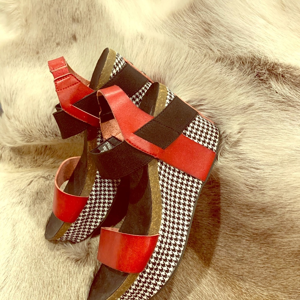 Roll tide platform shoes